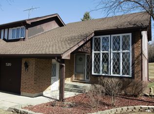 520 N Thornwood Dr, McHenry, IL 60050