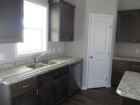 4th image of 2319 Westgate Dr