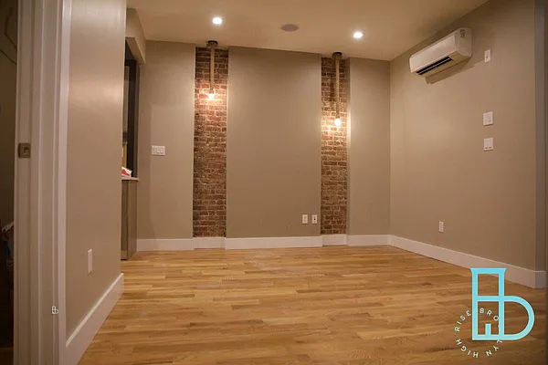 Rented by Miron Realty Group | media 9