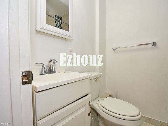 3249 westmont ave bath