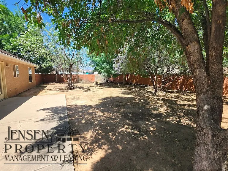 1849 S Halter Cir — Photo 18