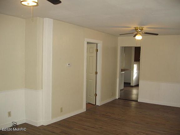 5th image of 406 E Danaher St
