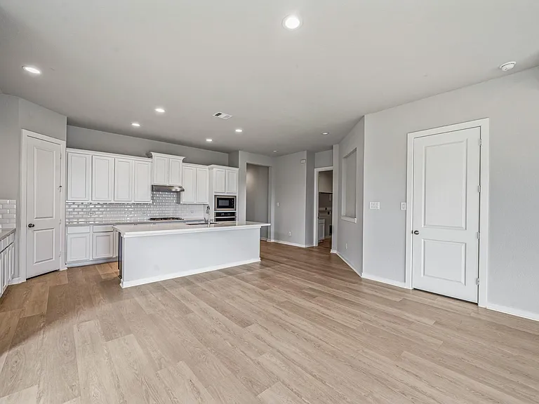 7623 Coral Lake Dr — Photo 19