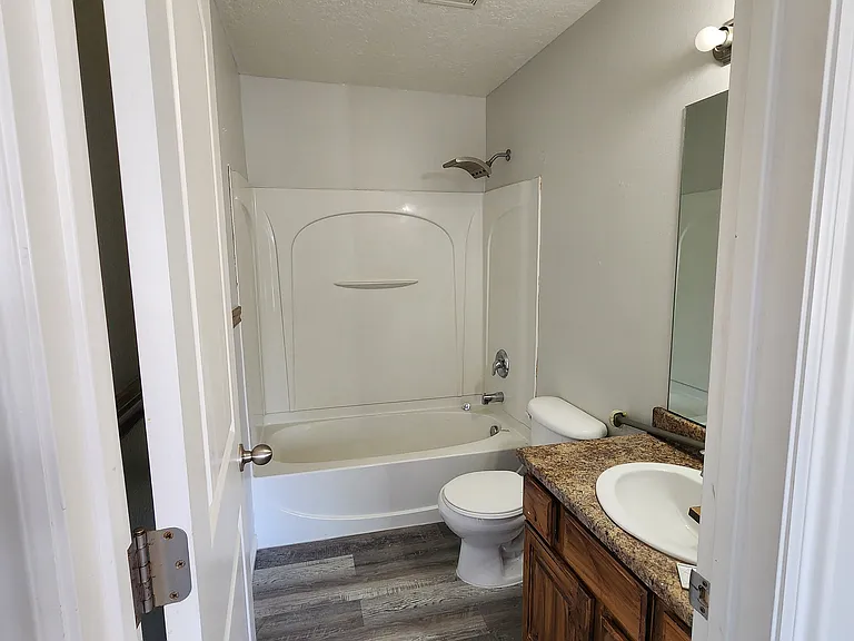 master bedroom bathroom