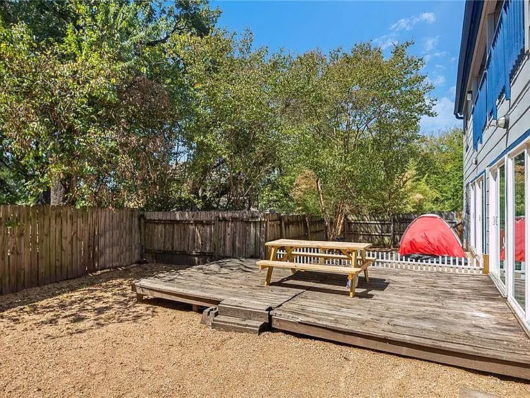 3106 Cedar St — Photo 5