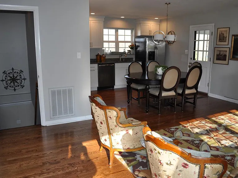 107 Hummingbird Dr — Photo 4