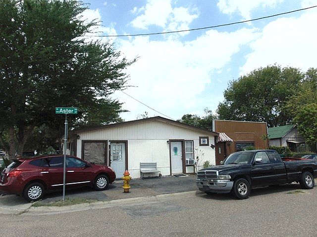2nd image of 202 W Clark Ave