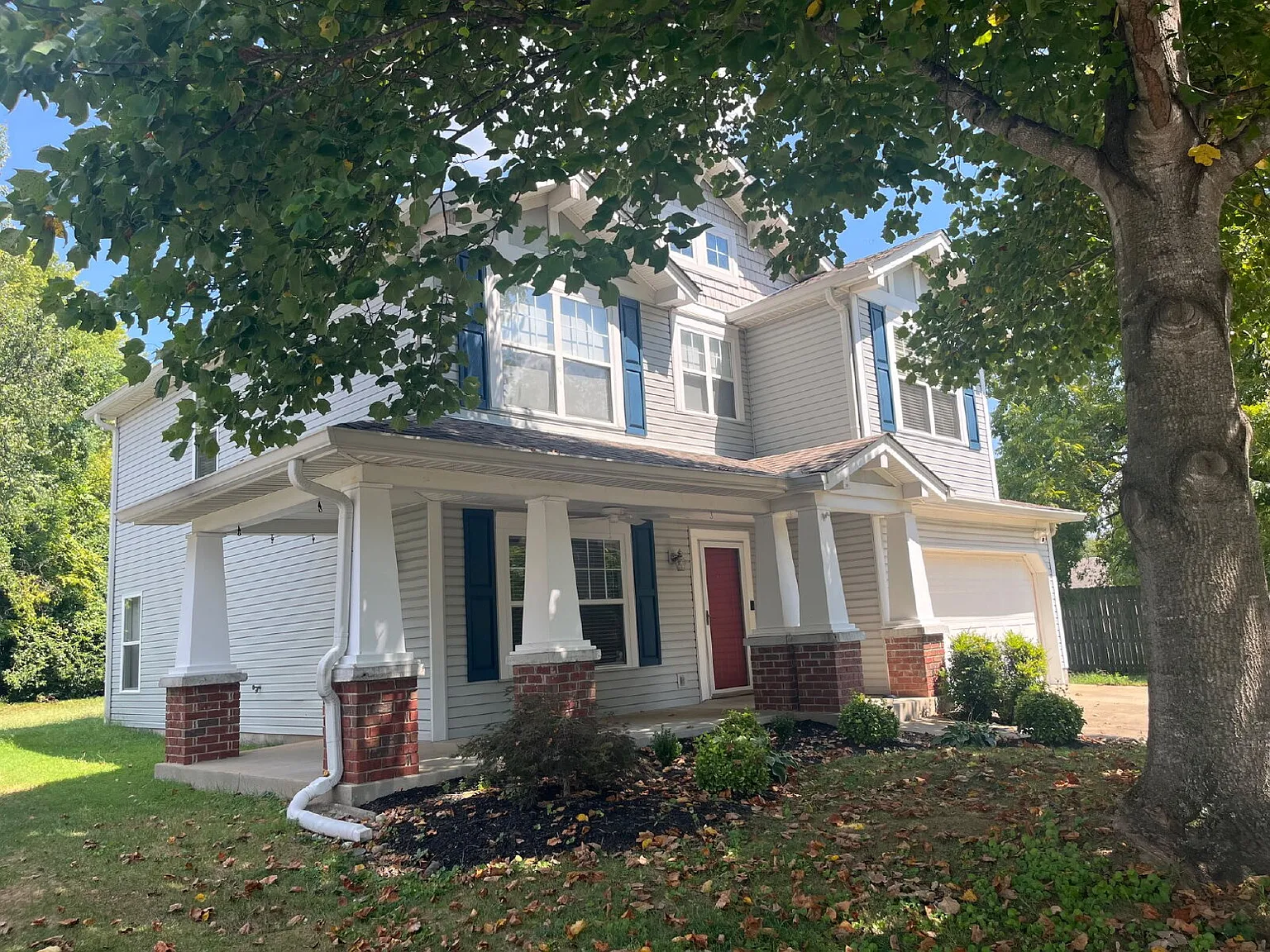 4 bed, 2.5 bath, 1824 sqft, $2,500 — Photo 2