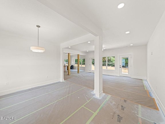 4th image of 4407 Ivan Scott Dr