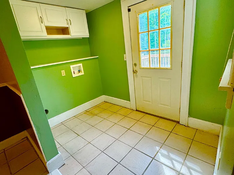 311 Lakeside Dr — Photo 9