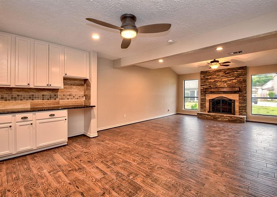 1st image of 66 Hideaway Dr