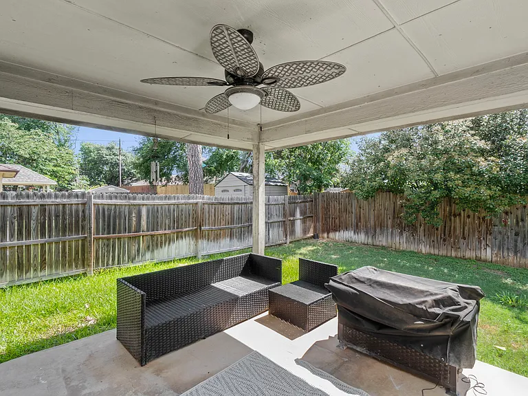 553 Cross Ridge Cir N — Photo 35