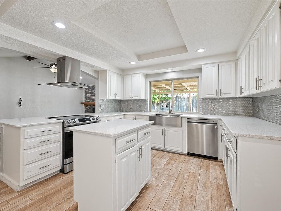 1st image of 2614 Colleen Dr