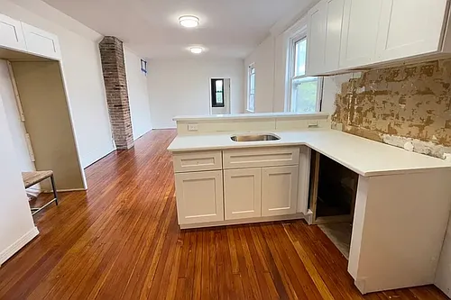 2037 Spring Garden St #3RR Photo 1
