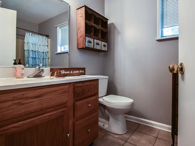 555 Shady Acres Dr — Photo 29