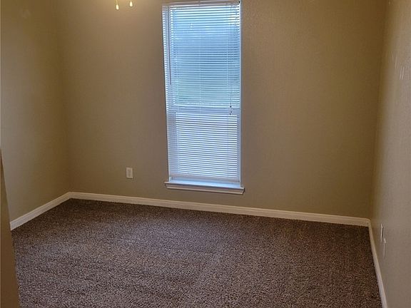 5th image of 4121 McFarland Dr