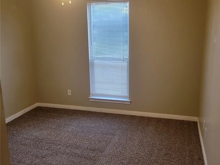 4121 McFarland Dr — Photo 5