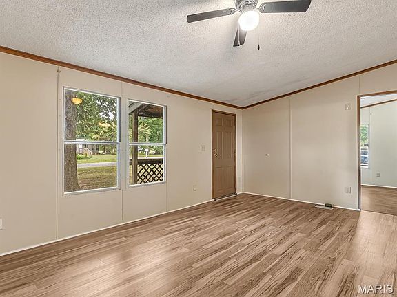4th image of 10250 Sandy Dr