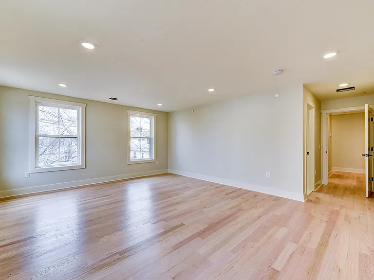 48 Walnut St #1 — Photo 28