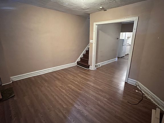 4th image of 2538 S Holbrook St
