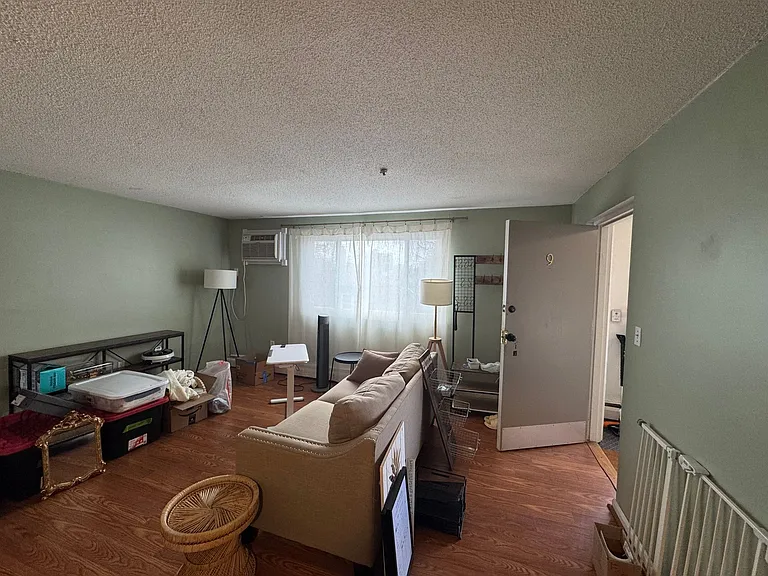 110 Pearl St #9 — Photo 8