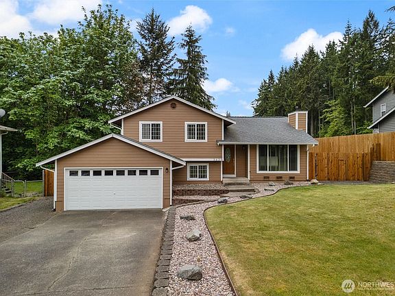 2nd image of 3620 Westminster Drive SE