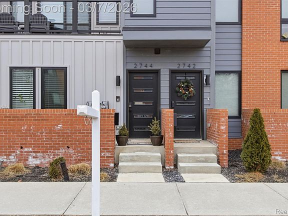 2nd image of 2744 Harrison St