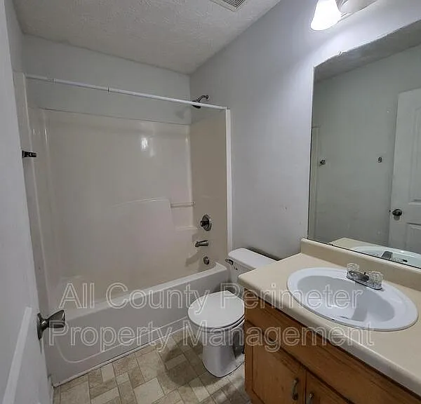 5543 Pineridge Ct — Photo 3