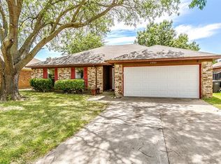 2809 Creekwood Ln, Fort Worth, TX 76123