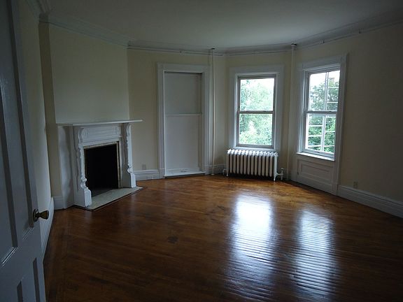 4th image of 192 Park Ave Unit 3