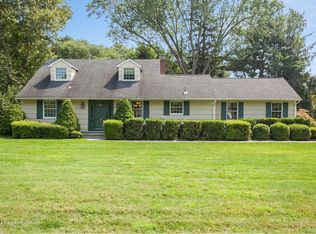 23 Acorn Ln, Stony Brook, NY 11790