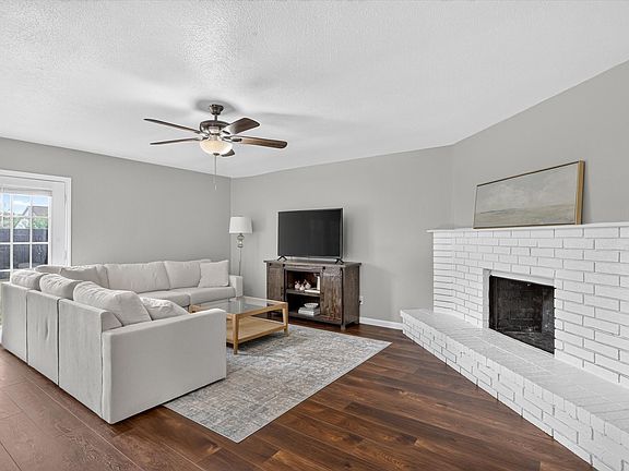 4th image of 1109 Coffeyville Trl