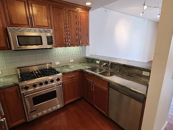 2nd image of 1501 Greenwich St Unit 402