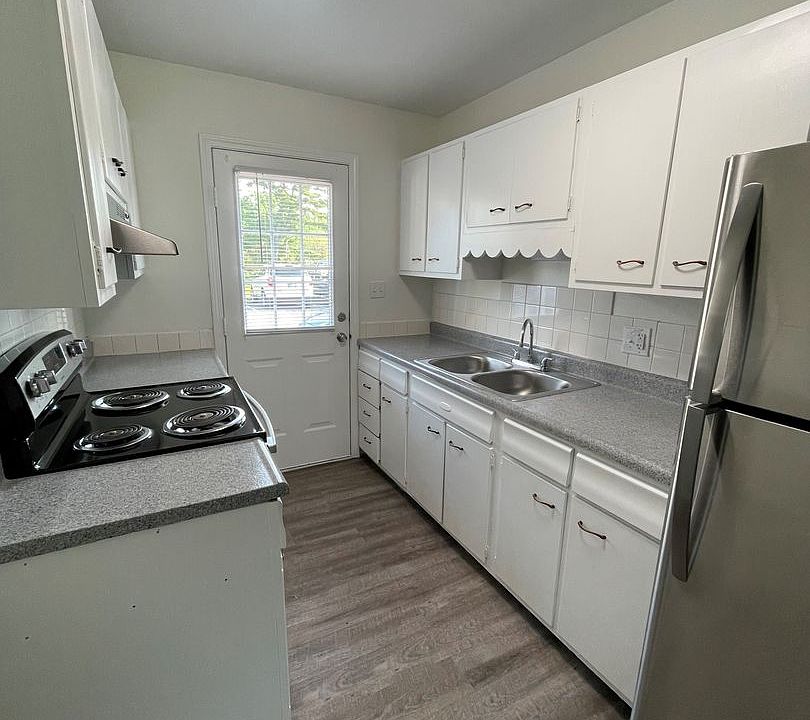 2nd image of 502 W Main St #737