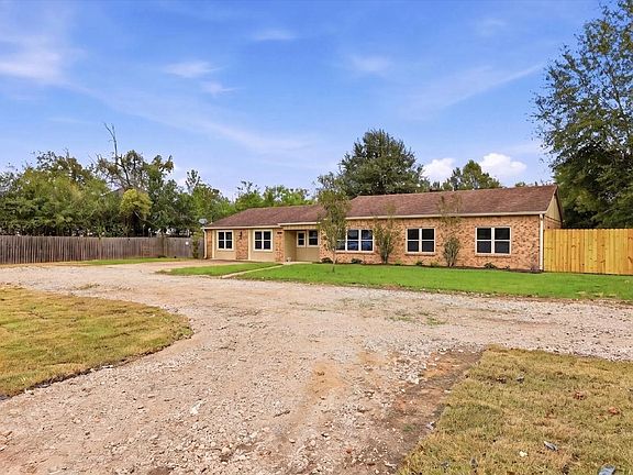 3rd image of 416 Craft Ln