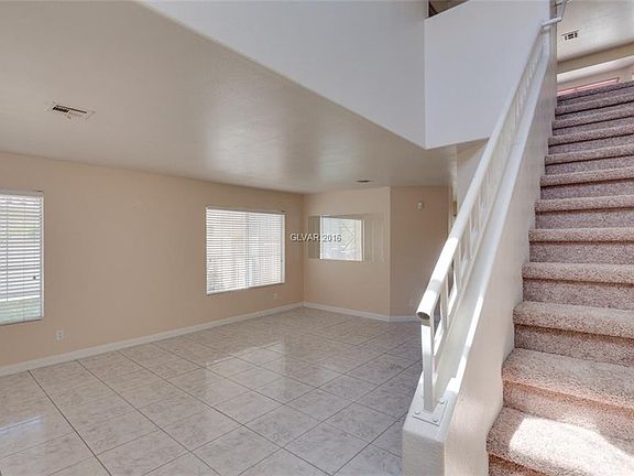 2nd image of 817 Majestic Rock Cir