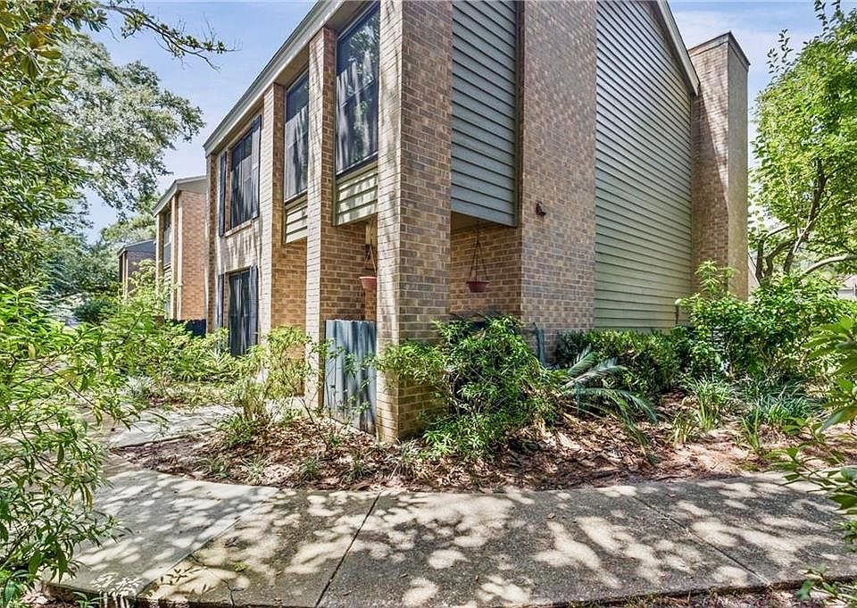 1st image of 2901 Grant St Unit 304