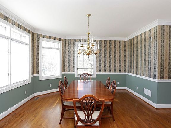 5th image of 1221 Belmar Ln