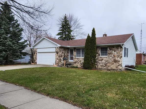 1101 Pine St, Essexville, MI 48732