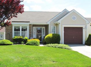 702 Chickory Dr, Mount Laurel, NJ 08054