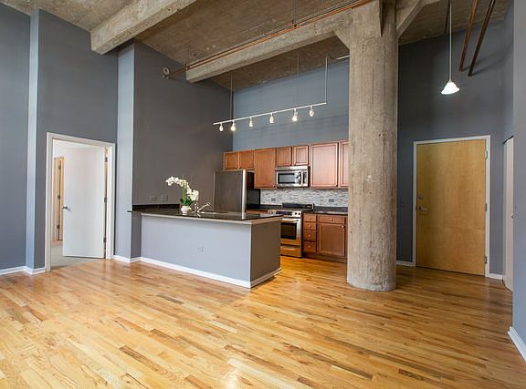 2nd image of 1735 N Paulina St APT 305
