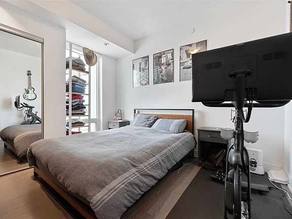5th image of 3018 Yonge St #704