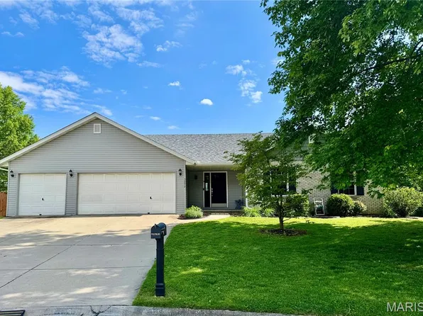 3292 Cedarspring Ct, Shiloh, IL 62221
