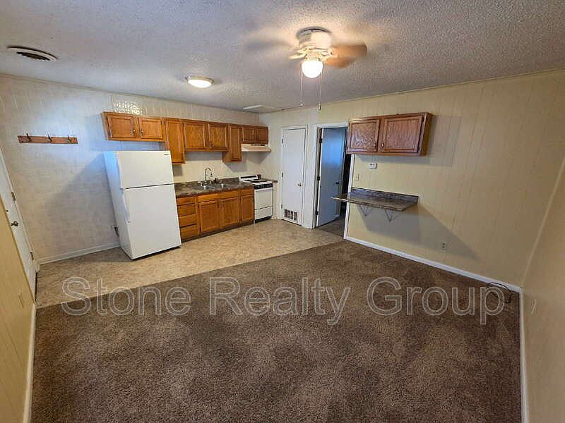 2nd image of 214 S 10th St APT B