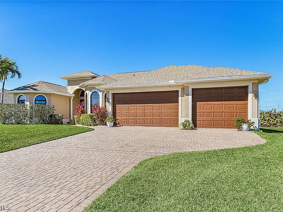 4th image of 3712 SW 11th Pl