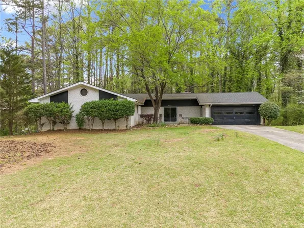 4595 Fradon Ct, Atlanta, GA 30349
