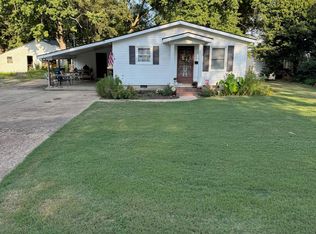 224 S College St, Halls, TN 38040