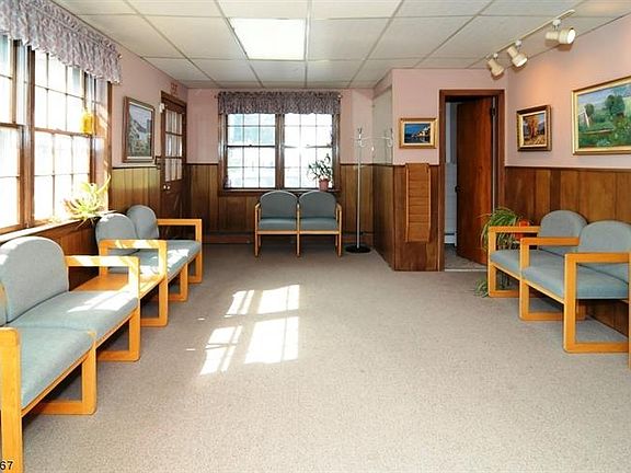 4th image of 11 Lenox Ave