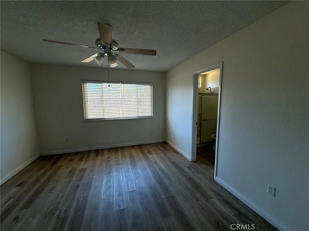 3 bed, 1301 sqft, $2,590 — Photo 4