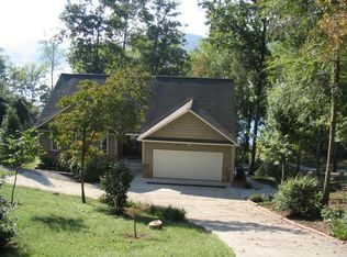 531 Fox Lake Ln, La Follette, TN 37766